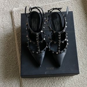 Noir Valentino Rockstud Heels
